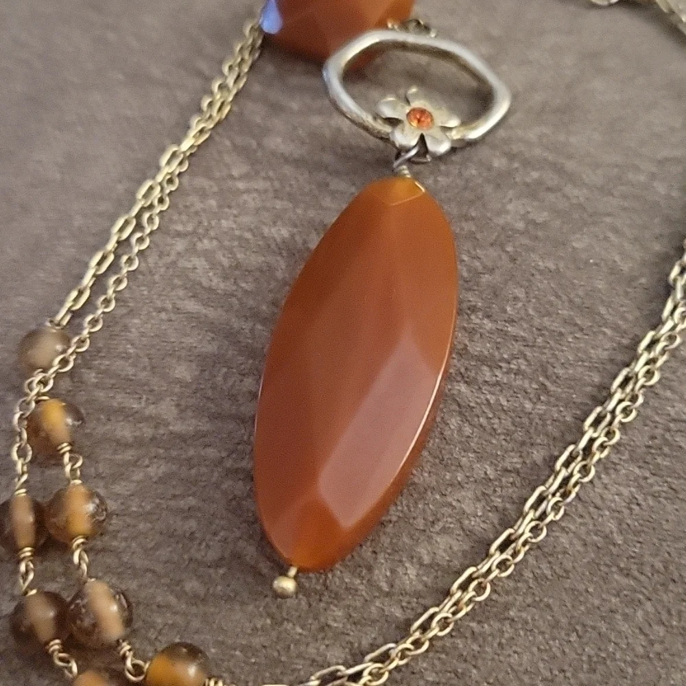 3/$30 Antique Brass Floral Faux Carnelian Beaded Pendant Chain Station Necklace
